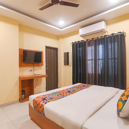 Fabhotel Swarn Banquet Kakarmatha Екстер'єр фото