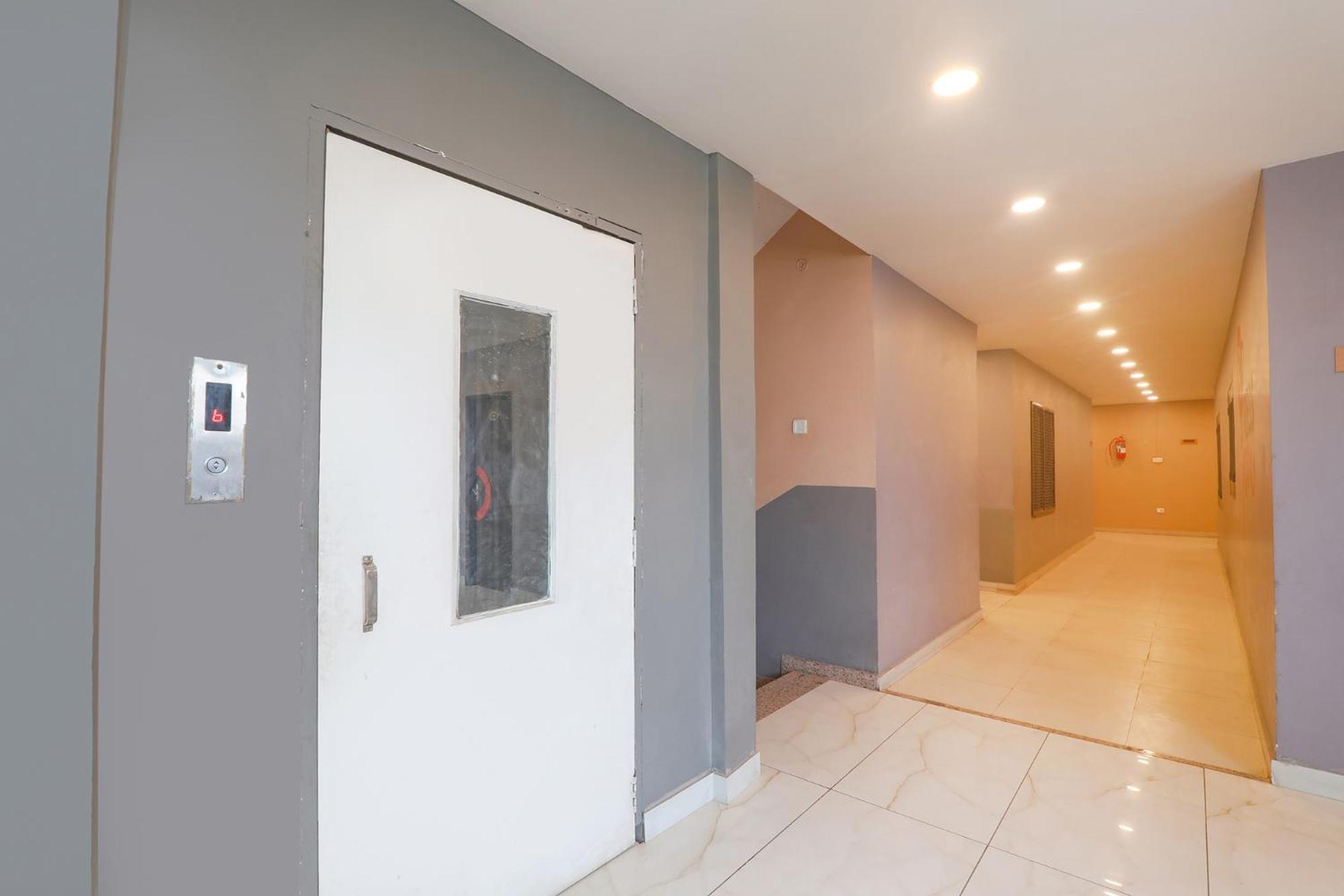 Fabhotel Swarn Banquet Kakarmatha Екстер'єр фото