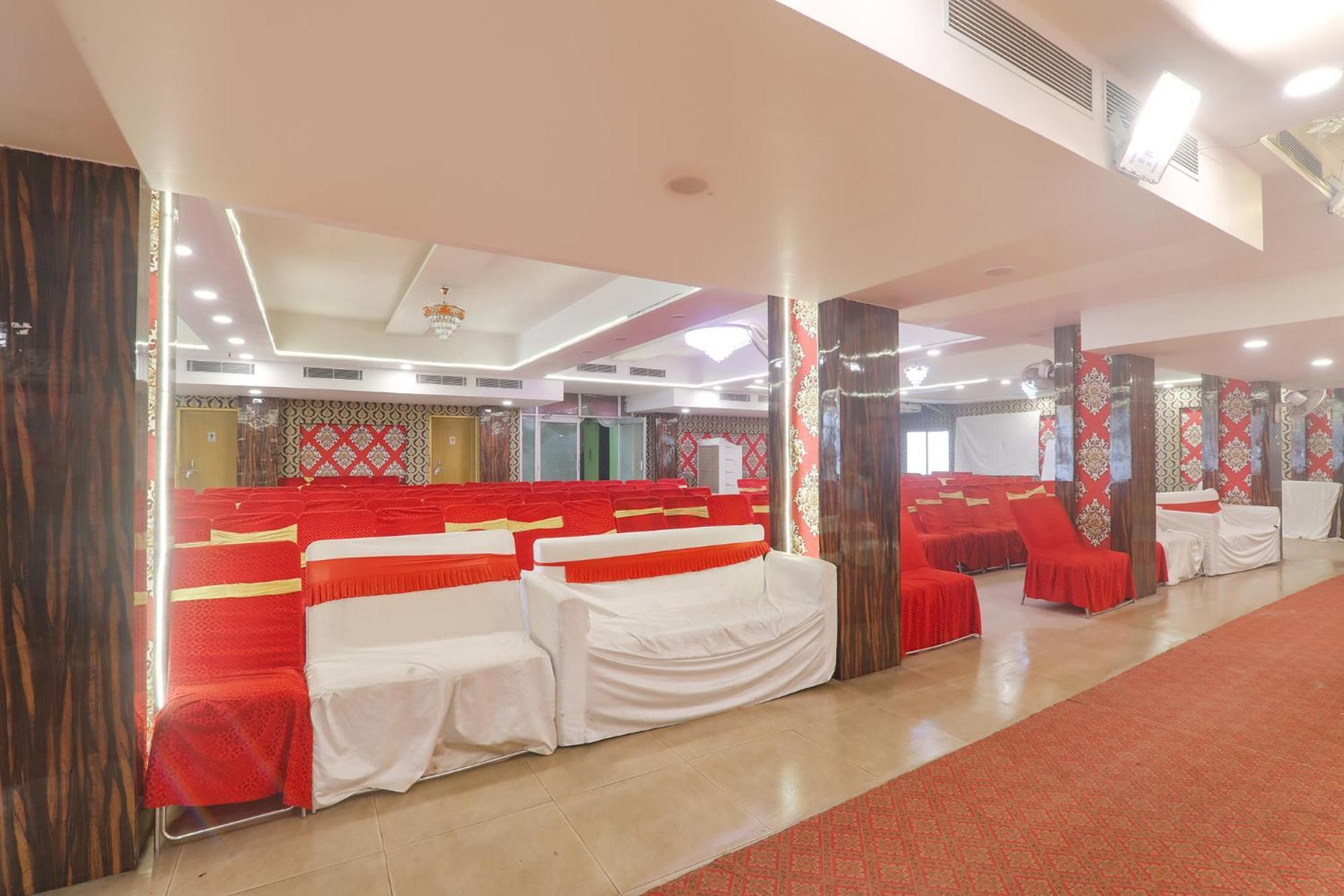 Fabhotel Swarn Banquet Kakarmatha Екстер'єр фото